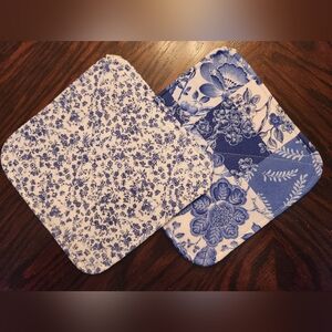 Handmade reversible Flowers potholders,  set of 2.